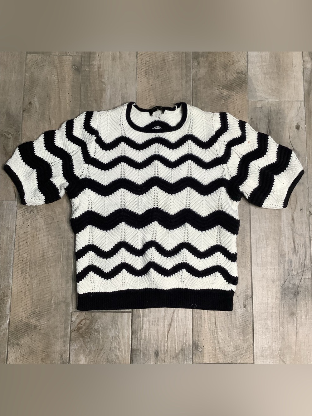 Ann Taylor Black & White Chevron Knit Short-Sleeve Sweater